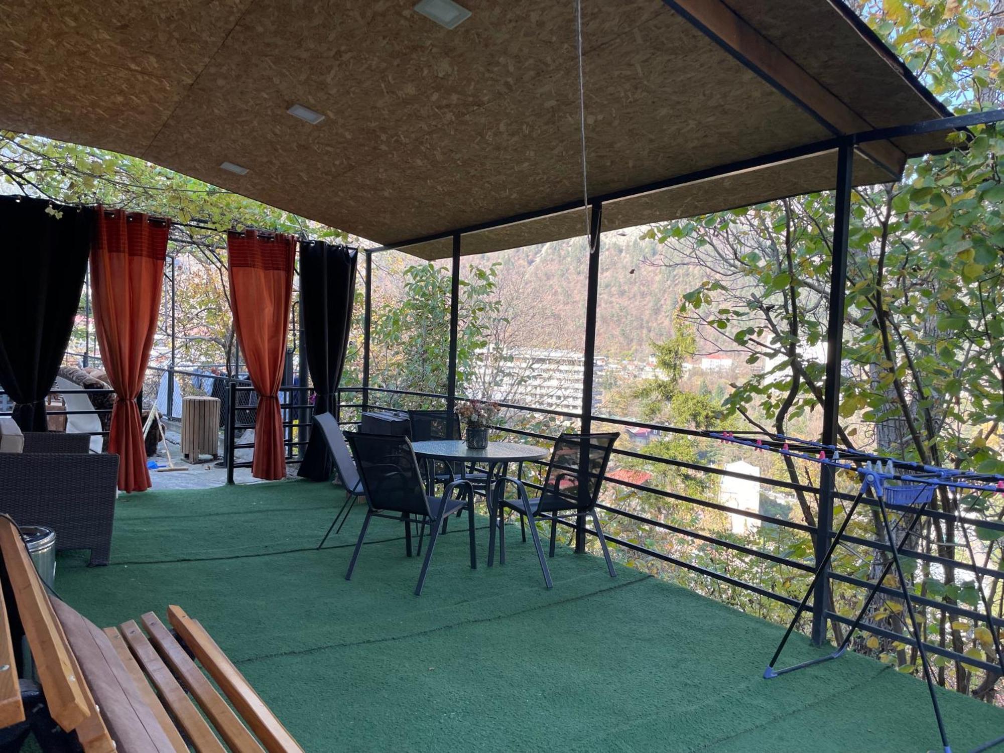 Borjomi Veranda Luaran gambar